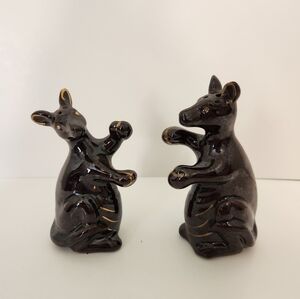 Boxing kangaroo salt and pepper shakers vintage